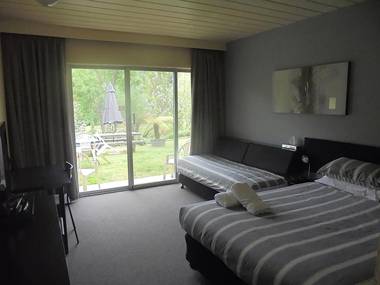 Riverbank Park MOTEL