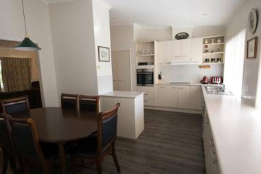 The Birch House - Silver Birches Luxury Accommodation Bright