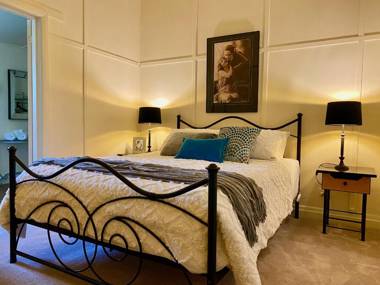 Eugenie Cottage 1930s Art Deco