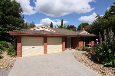 12 Mount Porepunkah Road