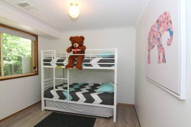 12 Mount Porepunkah Road