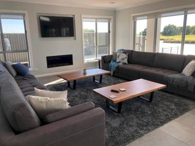 Lake Resort on Black Bull