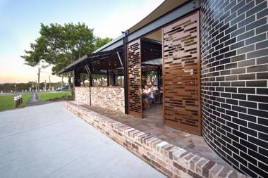 Bayview Hotel Woy Woy