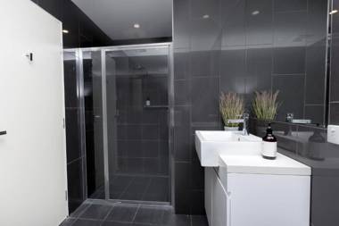 Urban Jungle! Executive Apartment in Heart of CBD