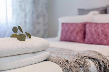 The Baylis Boutique Apartments - Stay on Baylis Shopping precinct FREE parking