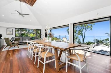 Belle Escapes - Trinity Blue Ocean View Home