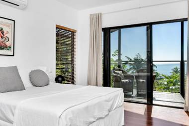 Belle Escapes - Trinity Blue Ocean View Home