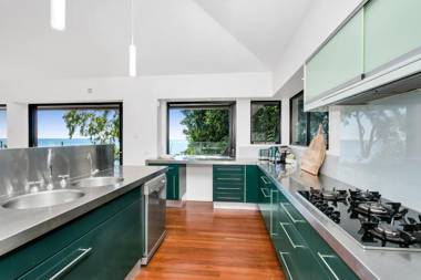 Belle Escapes - Trinity Blue Ocean View Home