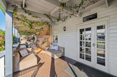 Ambassador On Ruthven