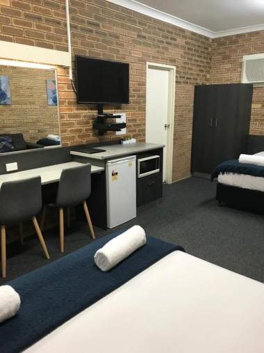 Blue Violet Motor Inn