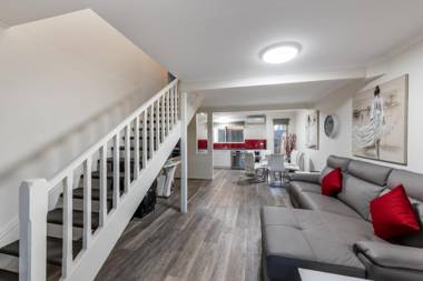 Athena Motel Apartments