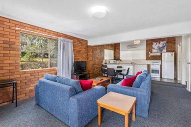 Whiteoaks Motel & Lodges