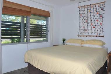 12 Zircon Street - Renovated beach shack with the perfect blend of comfort and coastal cool