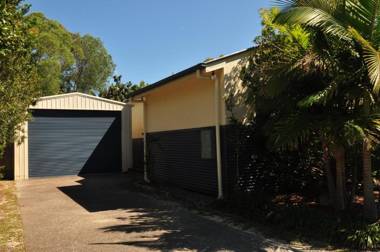 44 Cypress Avenue - Holiday home in a quiet location close to patrolled beach and CBD
