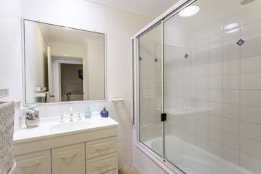 14 Zircon Street - Centrally located family home with covered deck close to patrolled beach & shops