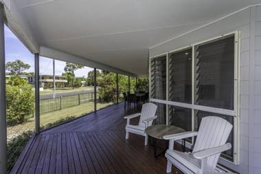 14 Zircon Street - Centrally located family home with covered deck close to patrolled beach & shops