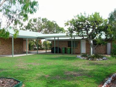 71 Tingira Close - Rainbow Beach - Situated in a lovely quiet neighbourhood and backing onto natural bushland pets welcome