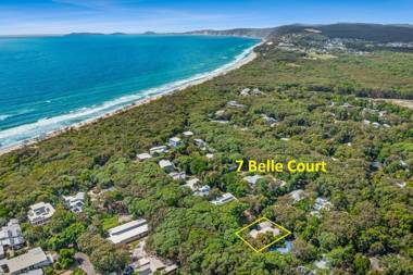 7 Belle Court - Rainbow Shores Huge Beach House Ducted Air Con Pets Welcome