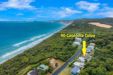 90 Cooloola Drive - Rainbow Beach Luxury Beach House Ocean Views