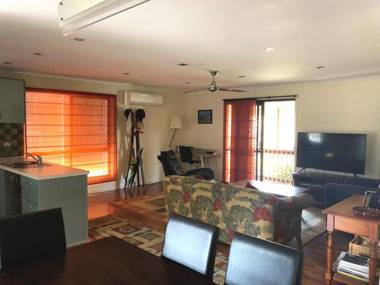 11 Manooka Drive - Rainbow Beach - Beautifully Presented Holiday Retreat Wifi Pets Welcome