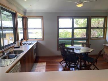 Celledon - Rainbow Shores - Privacy in Peaceful Surroundings Walk to the beach