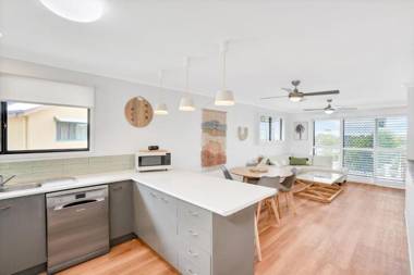 Rainbow Breezes 4 - Rainbow Beach Townhouse with breath-taking ocean views to Fraser Island