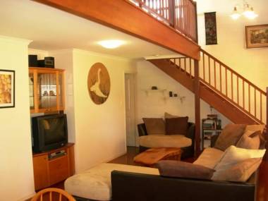 Sand Piper Cottage - Rainbow Beach - Charming and Spacious Beach House - Quiet Location