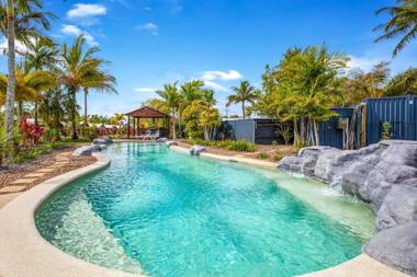 Tin Can Bay Marina Villas