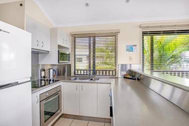 Tin Can Bay Marina Villas