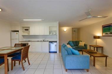 Baden 74 - Rainbow Shores Top Floor Air conditioned Unit Walk To Beach