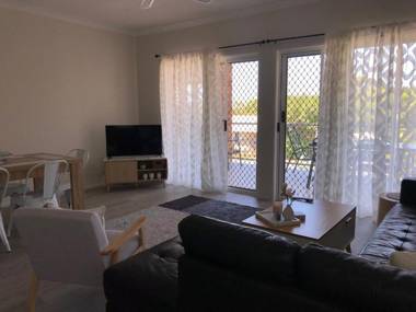 3-48 Manooka Drive - Rainbow Beach - Affordable ocean breezes elevated location with views