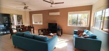 Unit 215 Carlo Road- Rainbow Beach - pool air conditioning sleeps 6