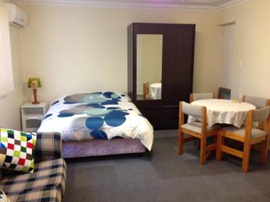 Thornleigh garden view comfortable & tranquil
