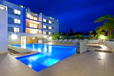 Lakeside Waterfront Apartment The Entrance