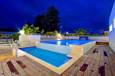 Lakeside Waterfront Apartment The Entrance