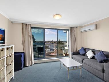 The Oaks Apartment 521