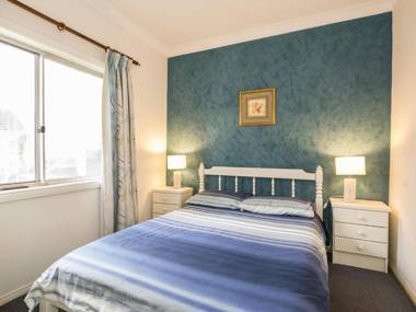 Sea Spray Apartments Unit 4