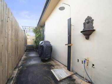 Eloora House Blue bay