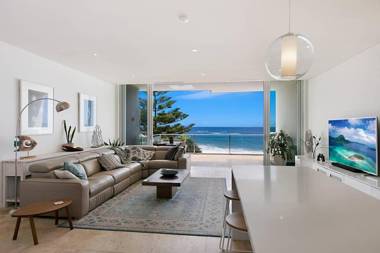 Oceanfront Penthouse Stylish and Luxurious.