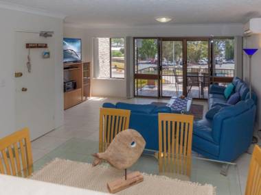 Tradewinds Unit 3 110 Victoria Parade