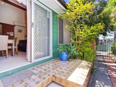 Macadamia Court Unit 2 8 Government Road