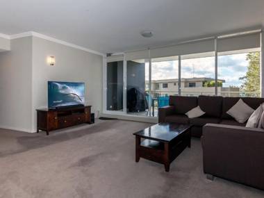 Oasis Unit 3/5 Laman Street
