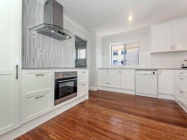 The Anchorage Unit 12/9 Laman Street