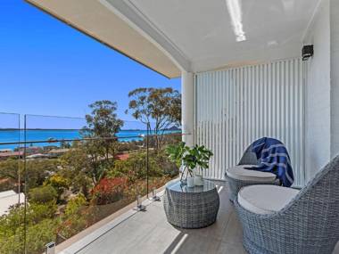 Myan Close 17 Phuza Maningi