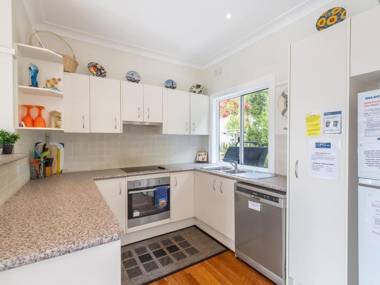 Mon Reve 4A Tallean Road - three bedroom property with air conditioning