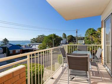 4 'Yarramundi' 47 Magnus Street - air conditioned unit with water views