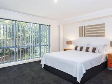 27a Christmas Bush Avenue - wifi aircon close to Dutchies Beach