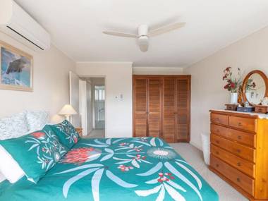 10 'Teramby Court' 104 Magnus Street - in Nelson Bay CBD with water views and WIFI