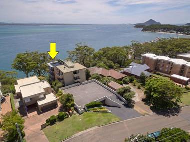 4 'Skyline' 12 Thurlow Avenue - air conditioned & WIFI