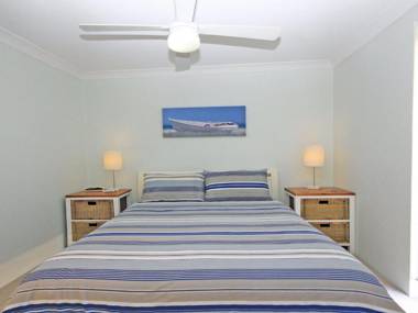 4 'Skyline' 12 Thurlow Avenue - air conditioned & WIFI